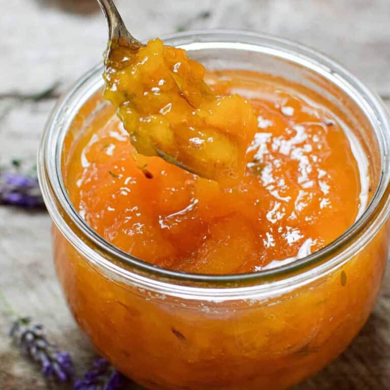 Easy Peach Preserves Recipe (Lavender & Thyme)